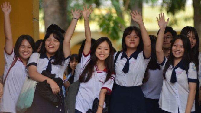 Thí sinh hoàn tất môn thi cuối cùng kỳ thi THPT quốc gia 2017 - Ảnh: Duyên Phan