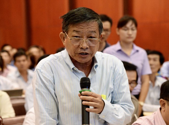 Cử tri Đặng Thanh Bình quận 4, phát biểu tại buổi Chủ tịch Nước Trần Đại Quang TXCT quận 1,3, và 4, ngày 7-7-2017 - Ảnh Tự Trung