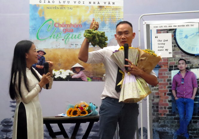 Nhà văn Nguyễn Hữu Tài giới thiệu món nem Ninh Hòa quê anh dù bây giờ đã 