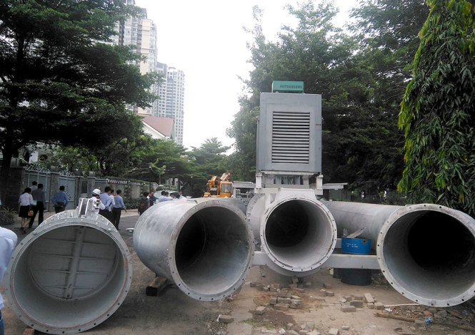 Theo thiết kế, máy bơm có ba đường ống, trong đó có một ống chính và hai ống phụ - Ảnh: ĐỨC PHÚ