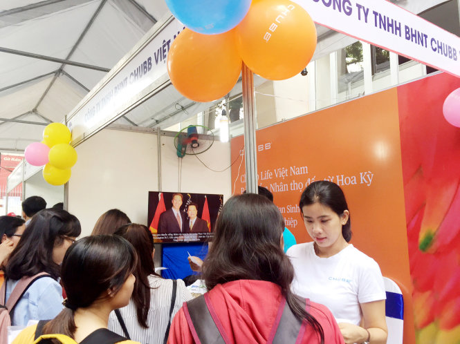 Gian hàng Chubb Life tại “Ngày hội Nghề nghiệp” đã thu hút sự quan tâm của đông đảo các bạn sinh viên.