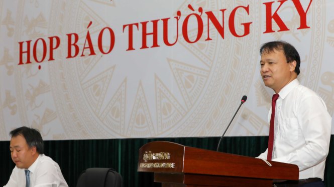 Thứ trưởng Bộ công thương Đỗ Thắng Hải trả lời báo chí tại cuộc họp báo -Ảnh: VIỆT DŨNG