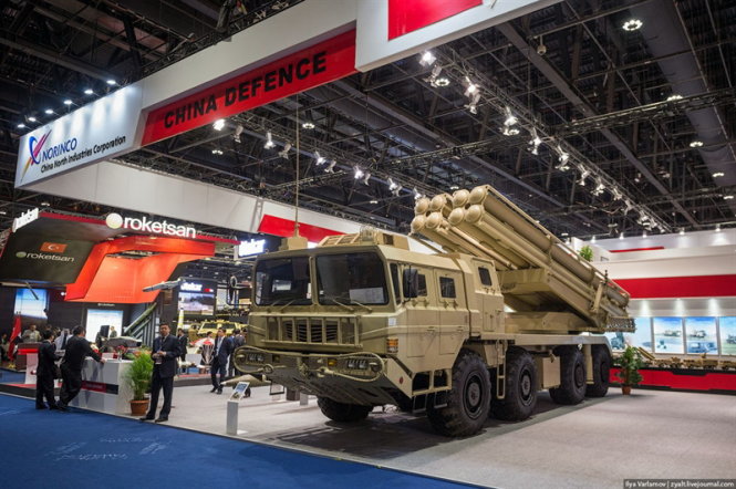 Hệ thống pháo phản lực hạng nặng AR3 của Trung Quốc - Ảnh: DefenceBlog