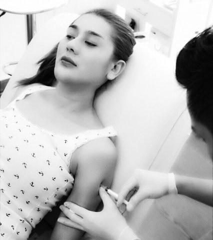 Tôi phải thường xuyên tiêm hormone trong năm năm trời trước khi chuyển giới