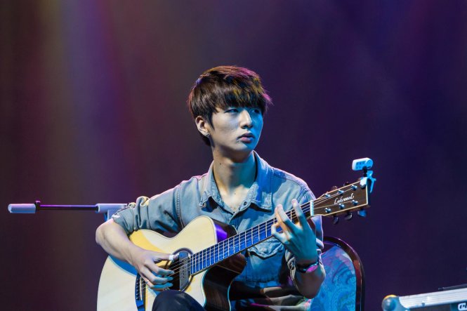Vẻ thư sinh, trẻ trung của nghệ sĩ guitar Hàn Quốc - Ảnh: BTC cung cấp