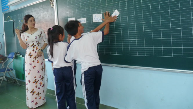Một tiết học tiếng Anh của học sinh Trường tiểu học Phạm Văn Cội, huyện Củ Chi, TP.HCM - Ảnh: H.HG.