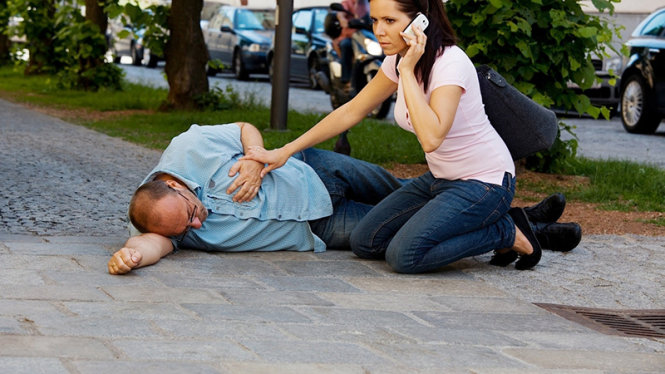 ​Huyết áp tăng cao bất ngờ có thể gây ra đột quỵ