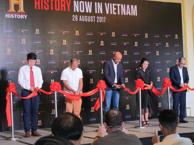 Cắt băng ra mắt kênh HISTORY tại VN -Ảnh: H.LÊ