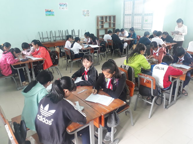 Học sinh lớp 9 Trường THCS Nguyễn Công Trứ, TP Nha Trang, Khánh Hòa trong giờ học theo mô hình VNEN - Ảnh: THÁI THỊNH