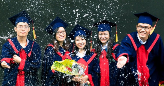 Trường có nhiều học bổng khác nhau để hỗ trợ sinh viên