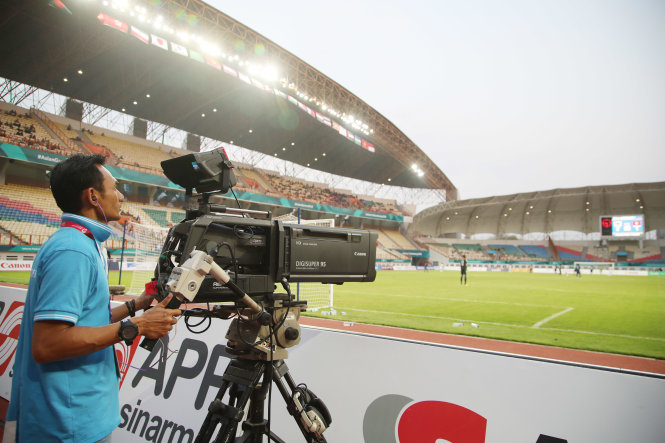 Trận Việt Nam - Nhật Bản ở Asiad được truyền hình trực tiếp từ sân vận động. Ảnh: Nguyễn Khánh