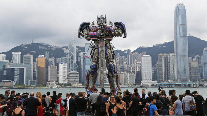 Transformers 4 có một phần bối cảnh ở Hong Kong. Ảnh: WVPE