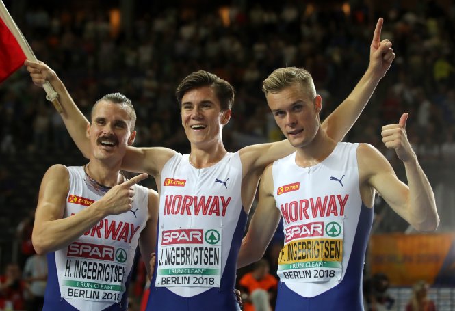 Từ trái qua: Henrik, Jakob và Filip luôn sát cánh trên đường đua cự ly dài. Ảnh: Yahoo!