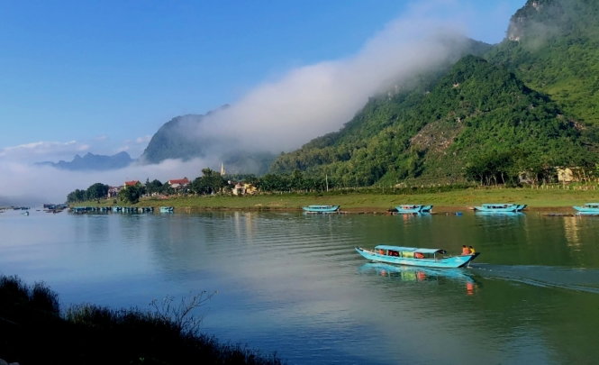 Hiện khách du lịch tại Quảng Bình còn thưa thớt và đang trông chờ vào nguồn khách nội. Ảnh: Quốc Nam