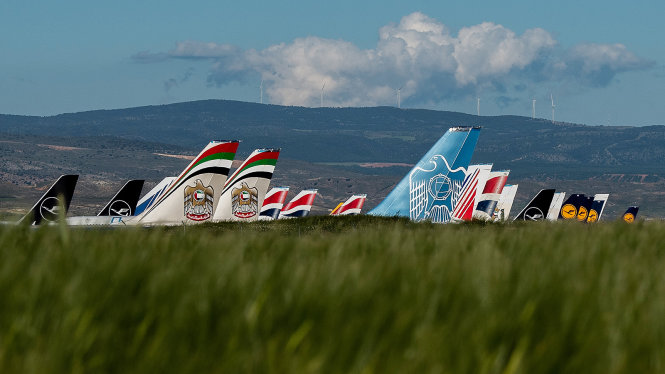 Máy bay các hãng Lufthansa, Etihad và British Airways đậu tại Teruel. Ảnh: Getty Images
