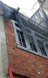 Bạn có từng thấy phiền hà do hàng xóm sửa, xây lại nhà chưa?