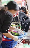 Lỡ vô một quán ăn không hợp vệ sinh, bạn làm gì?