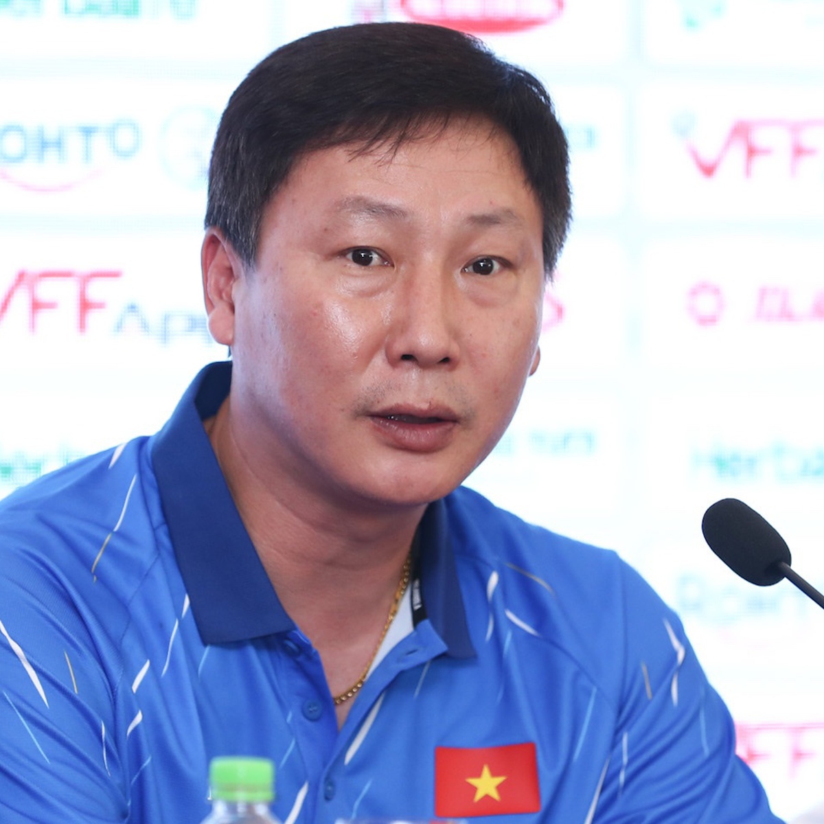 HLV Kim Sang Sik tìm giải pháp kết hợp Xuân Son, Hoàng Hên và Tài Lộc