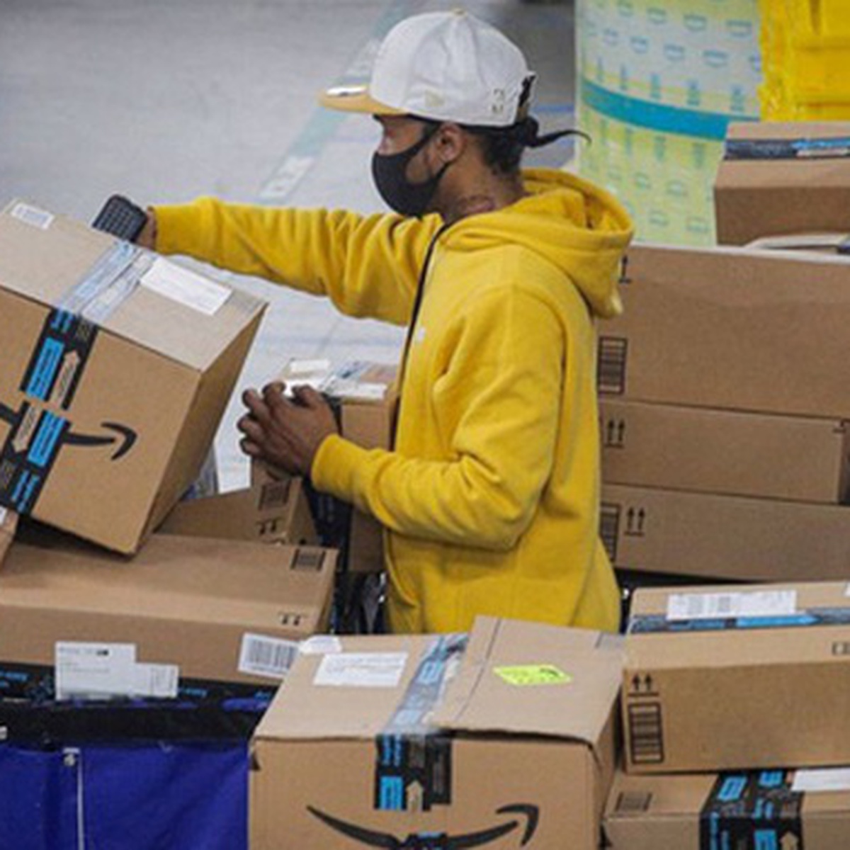 Cổ phiếu một doanh nghiệp ở TP.HCM có 'biến' sau tin thua kiện triệu USD với Amazon
