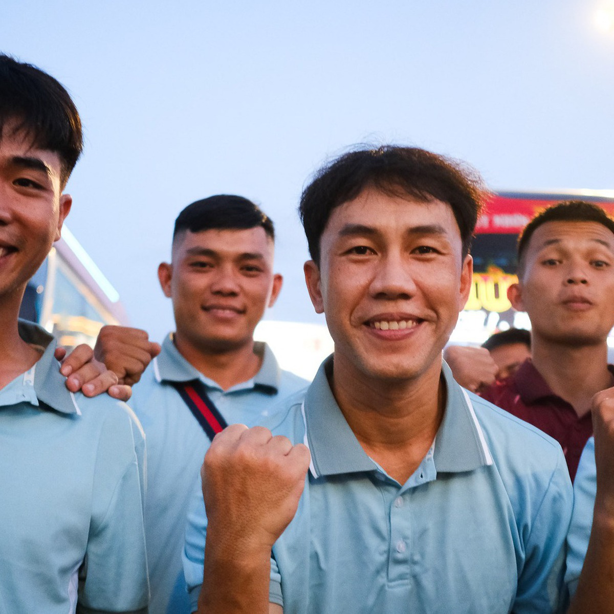 Xe đã lăn bánh đưa Công đoàn Gia Lai đến VCK Giải bóng đá công nhân