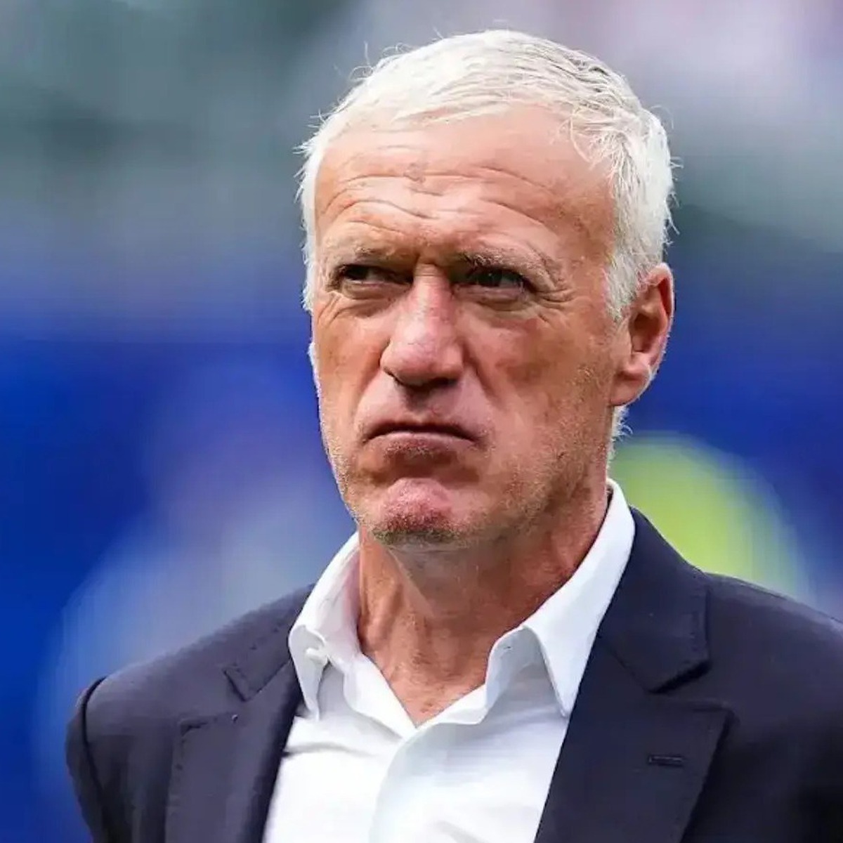 Truyền thông Pháp không hài lòng khi ông Deschamps mỉa mai trọng tài
