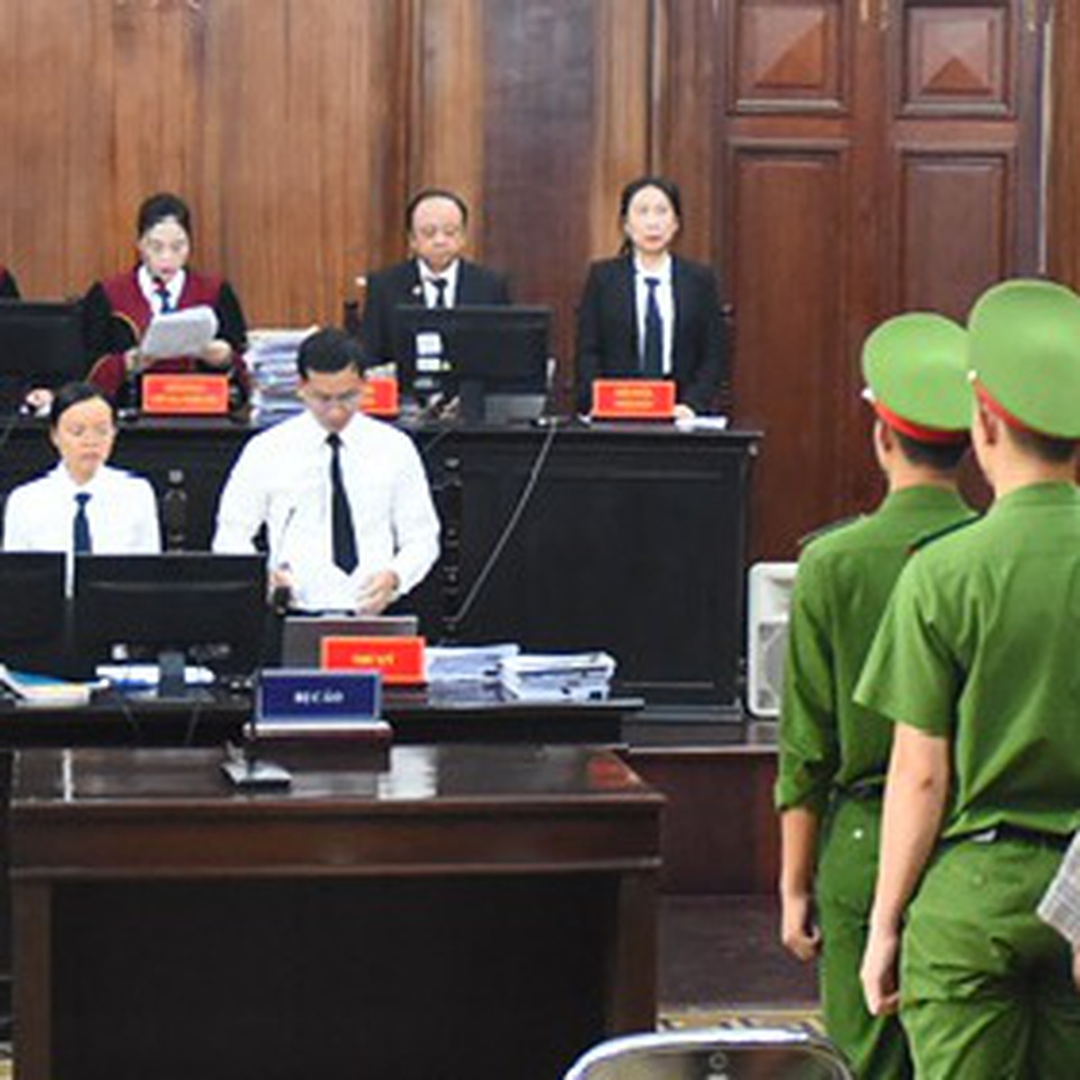Bộ Công an đề xuất tạm hoãn truy cứu hình sự tối đa 3 năm với tội kinh tế