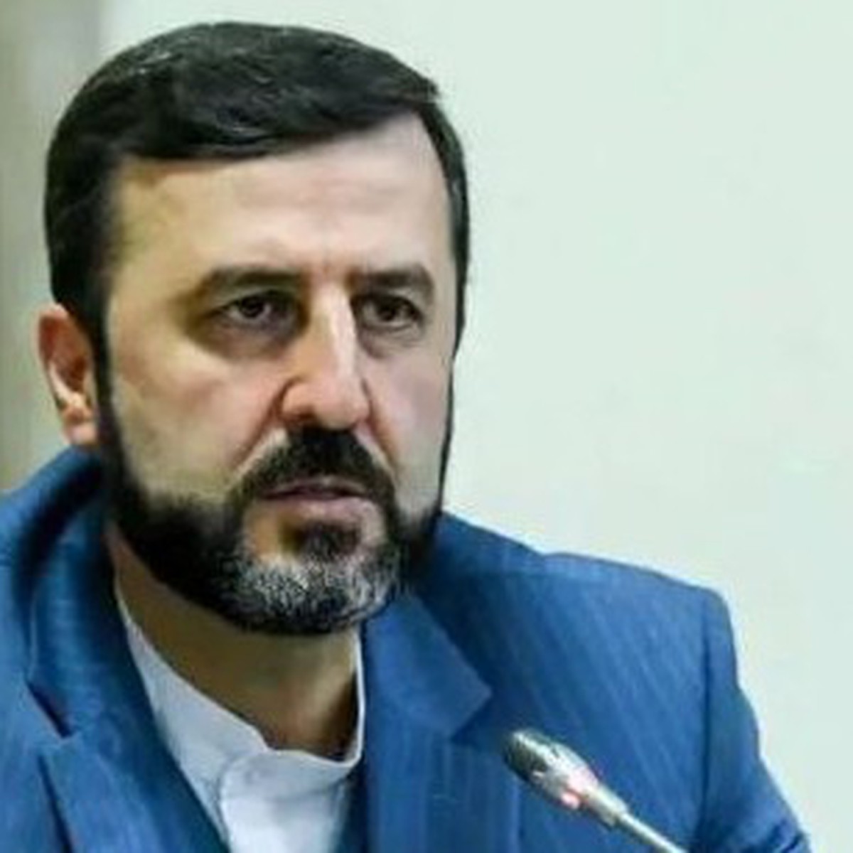 Iran đình chỉ cam kết ngừng bắn với Mỹ, cảnh báo 'tấn công tổng lực'
