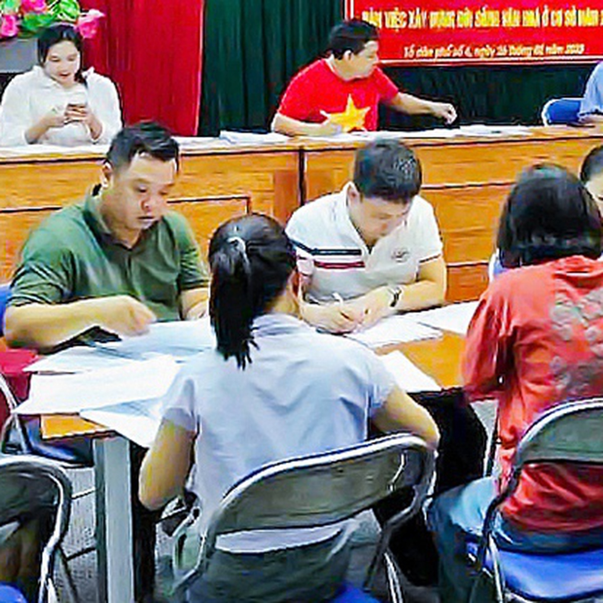 Bộ Nội vụ hướng dẫn giải quyết chính sách với trưởng thôn, tổ trưởng tổ dân phố nghỉ việc do sáp nhập