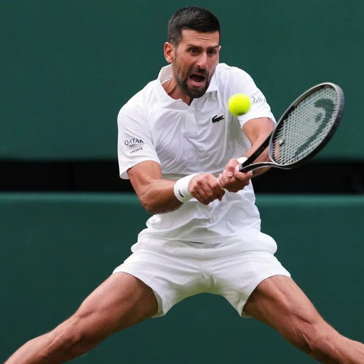 Djokovic trêu cô bé nhặt bóng tại Wimbledon 2026