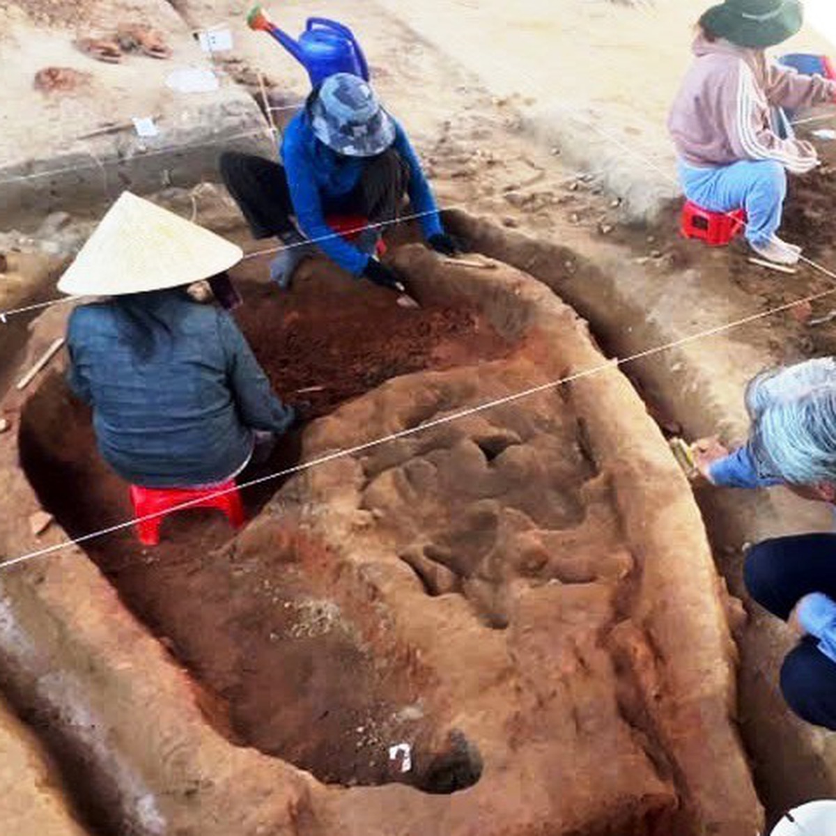 Phát hiện ba lò nung gần 2.000 năm tuổi ở thành cổ Châu Sa