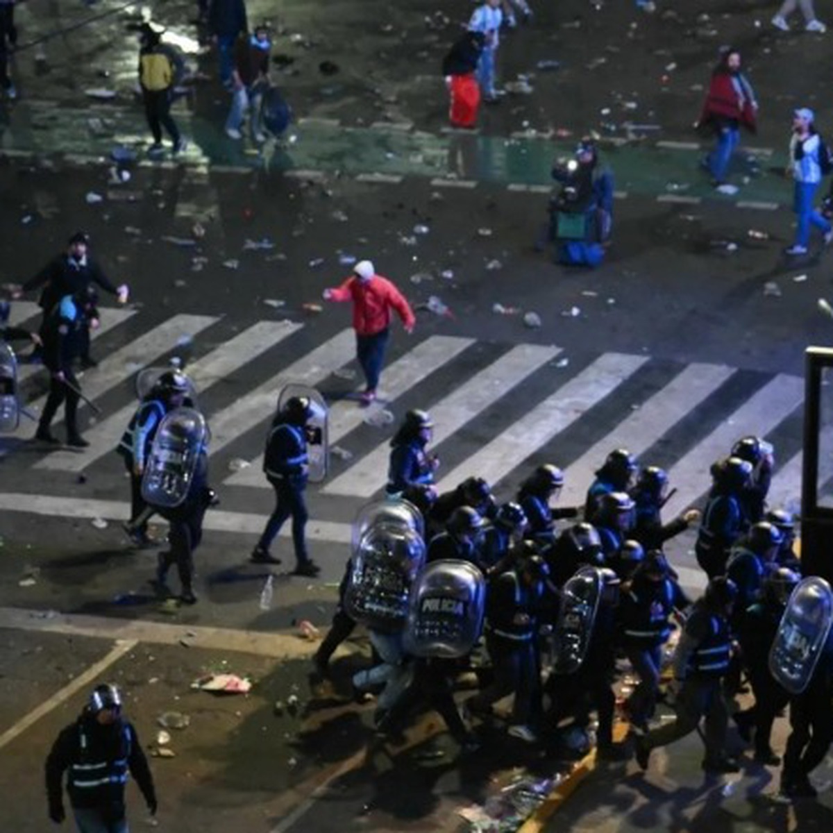 Nhiều CĐV Argentina bị bắt sau khi xô xát vì đội nhà thua trận tại World Cup 2026