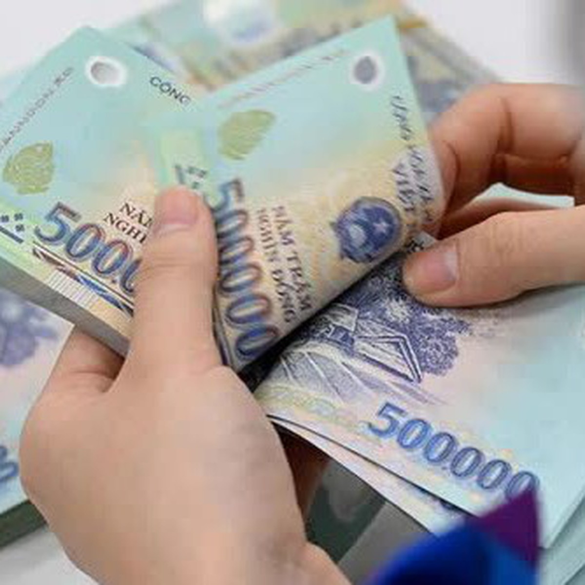 Bộ Nội vụ đề xuất tăng lương tối thiểu 7,8%, áp dụng từ 1-1-2027