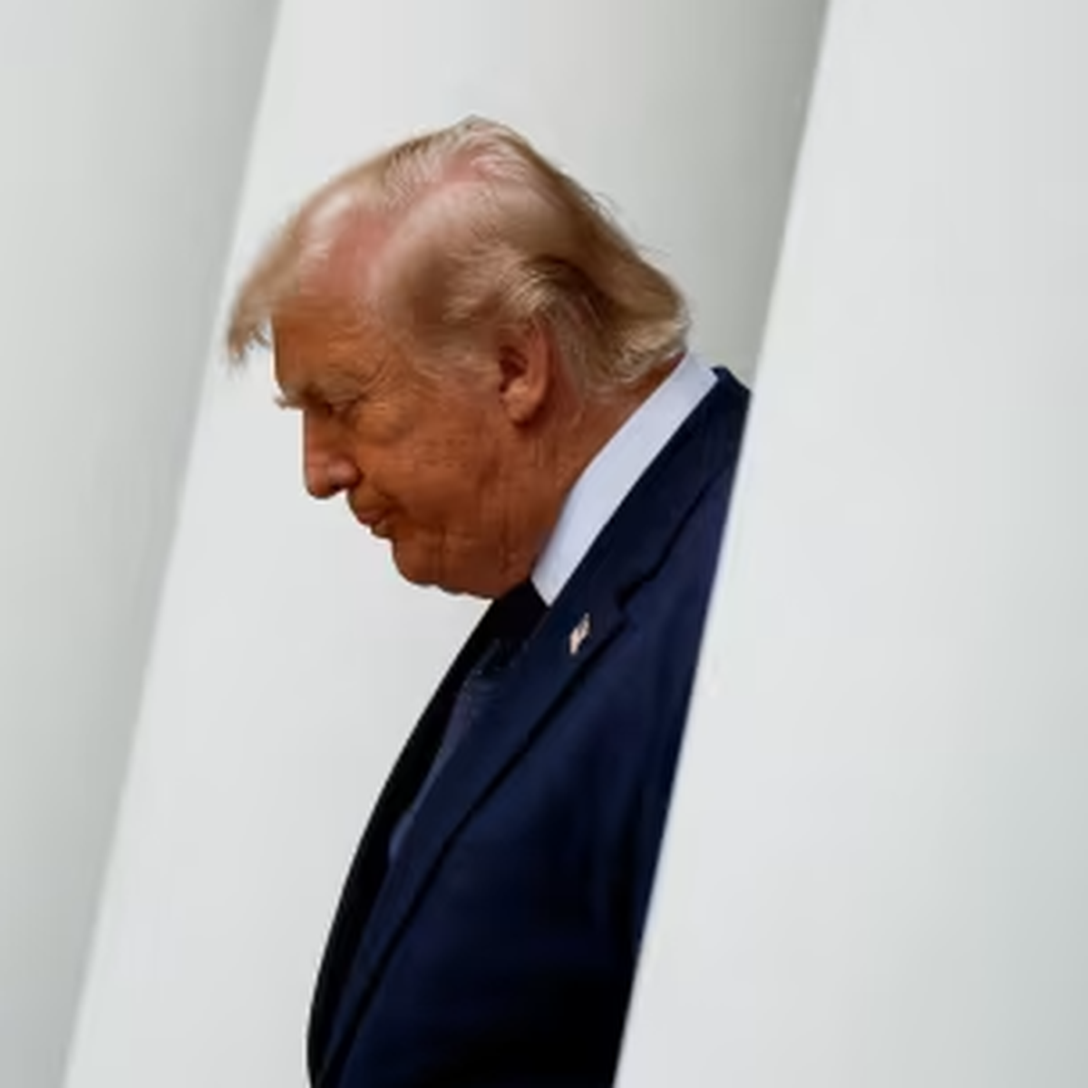 Hạ viện Mỹ thông qua nghị quyết yêu cầu ông Trump chấm dứt chiến sự với Iran