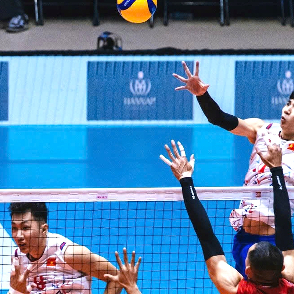 Tuyển bóng chuyền Việt Nam thua ngược Thái Lan sau khi dẫn 2-0