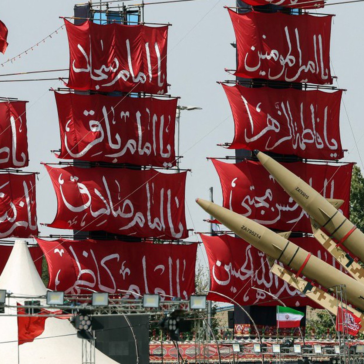 Trung Đông tối 24-7: Iran tấn công căn cứ Mỹ ở Bahrain, Jordan và Kuwait; Giá dầu giảm