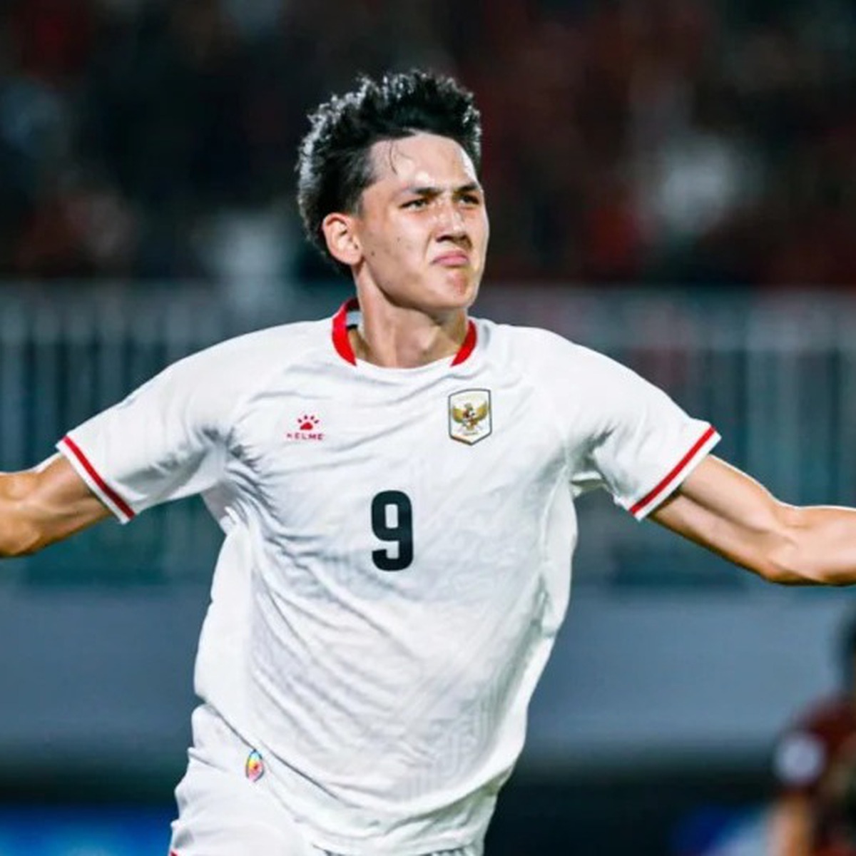 Báo Indonesia khoe 'có nguồn tin' nói 'ông Kim Sang Sik sợ tiền đạo 1m96 của chúng ta'