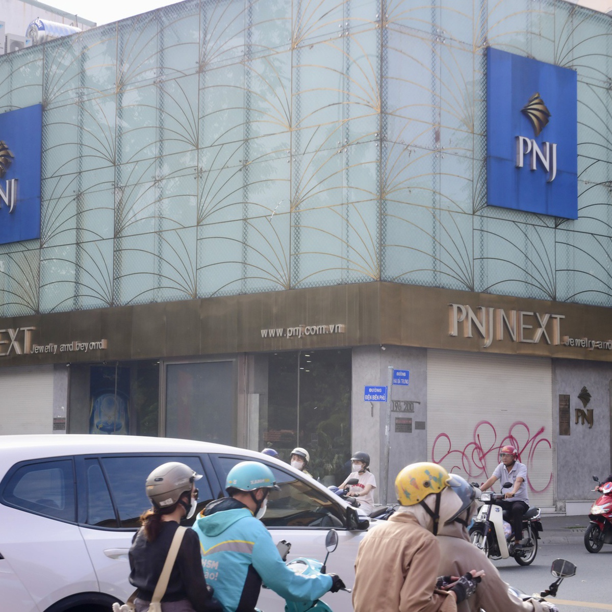 PNJ đã chi hơn 7.000 tỉ đồng để mua lại kim cương, vàng