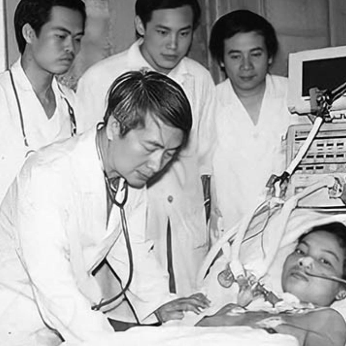 Cây đại thụ ngành hồi sức cấp cứu Vũ Văn Đính - vị bác sĩ 'nuôi rắn cứu người' qua đời