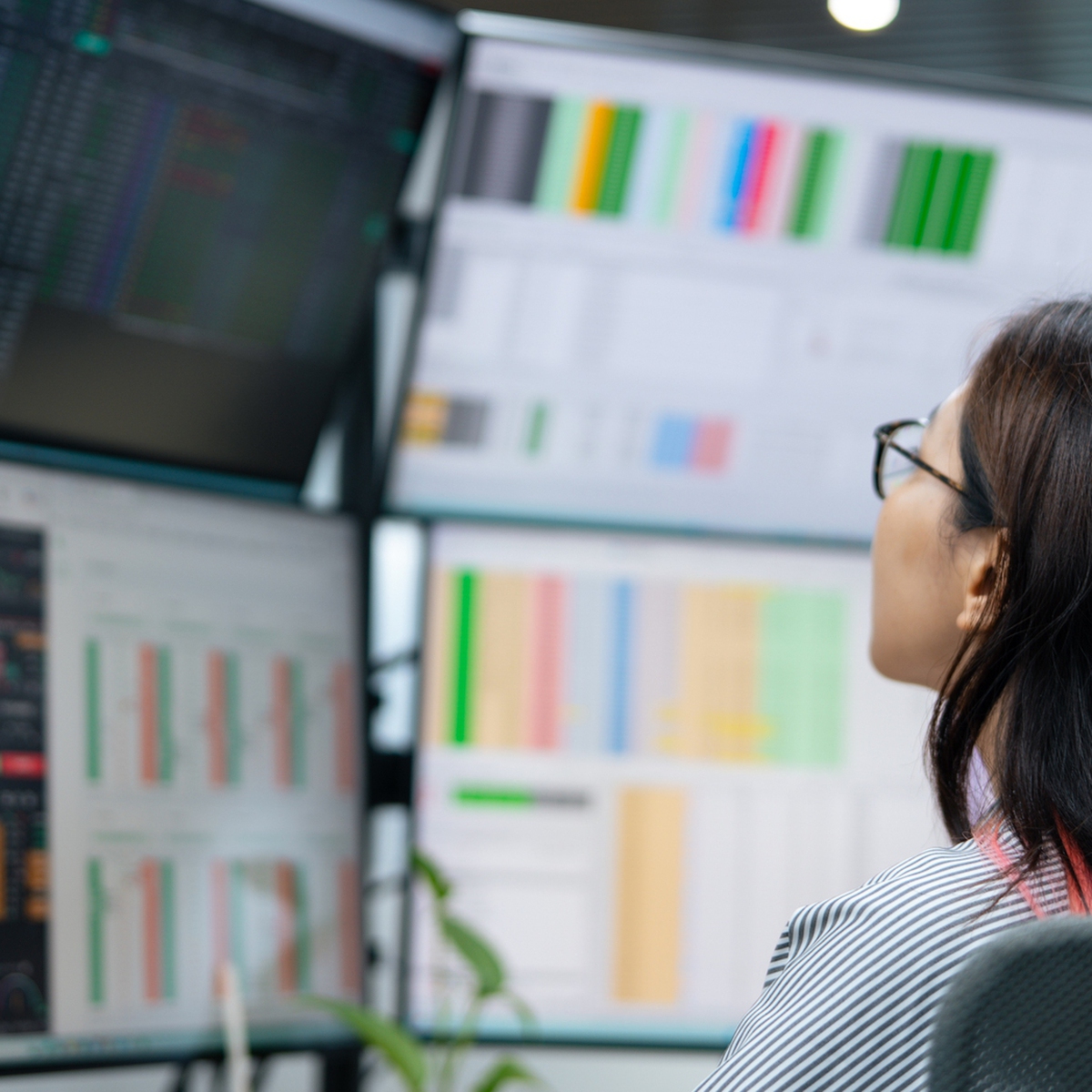 Loạt cổ phiếu ăn mừng sau báo lãi đậm quý 2, VN-Index tăng tiếp hơn 30 điểm