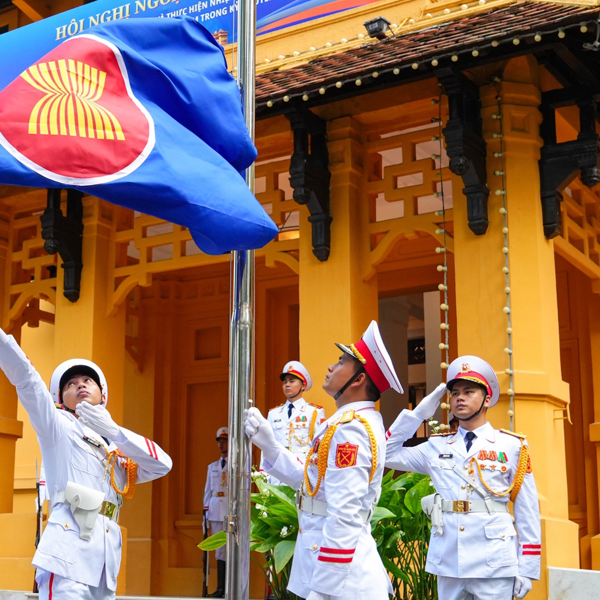 Bộ trưởng Lê Hoài Trung nêu 3 yếu tố then chốt tại Lễ thượng cờ ASEAN