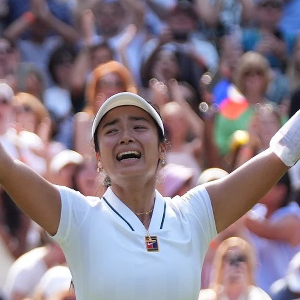 Tay vợt Philippines nói gì sau chiến thắng gây sốc tại Wimbledon?