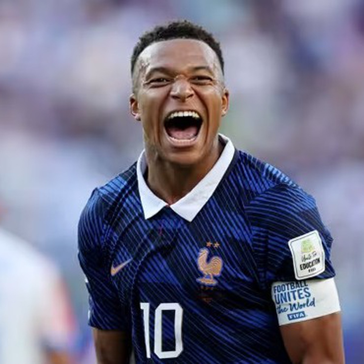 Mbappe chỉ trích lối đá xấu xí của tuyển Paraguay