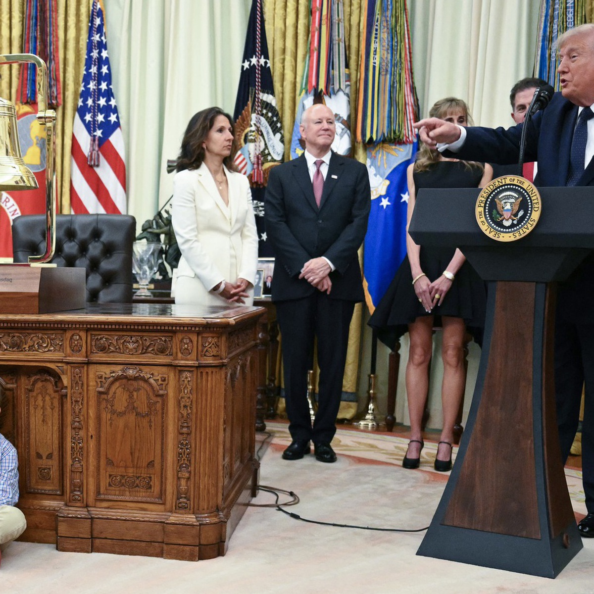 Ông Trump cấp 1.000 USD cho mỗi trẻ sơ sinh Mỹ để đầu tư chứng khoán