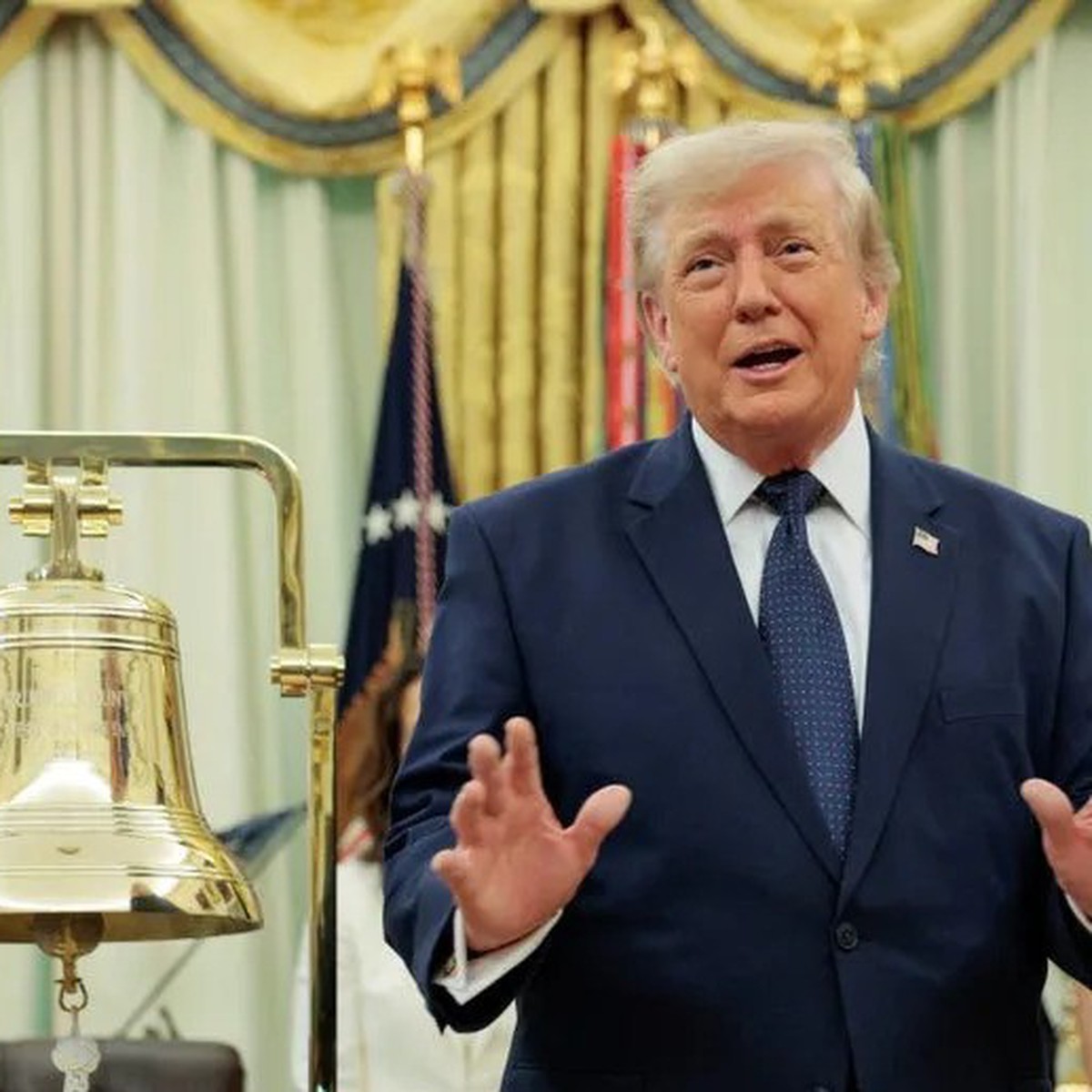 Tổng thống Trump xác nhận đã yêu cầu FIFA xem lại thẻ đỏ của Balogun