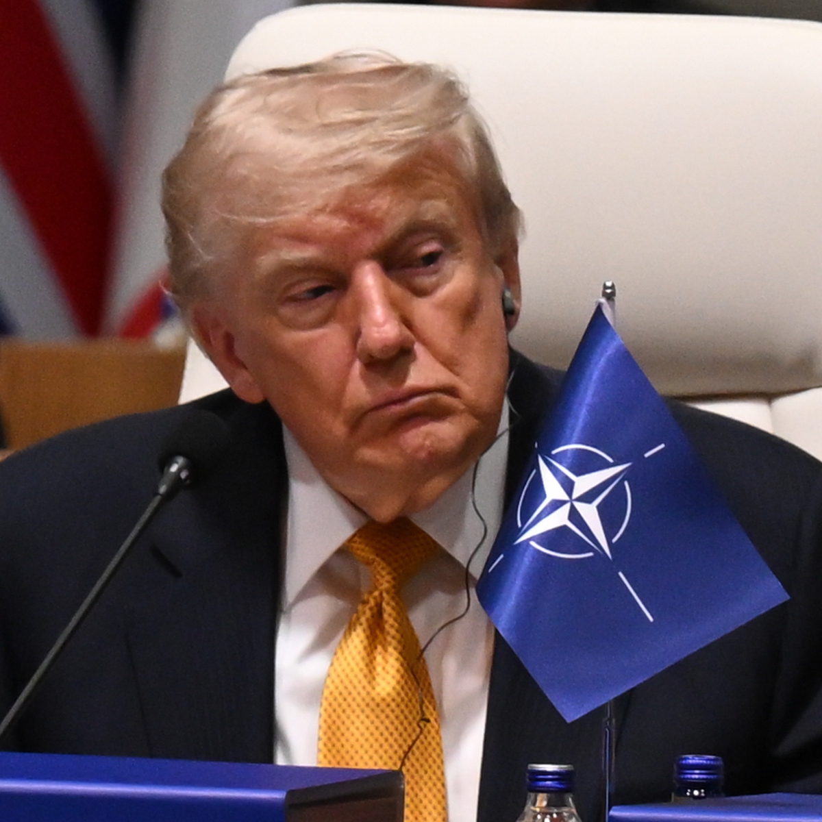 Ông Trump tuyên bố Mỹ sẽ ‘đánh mạnh vào Iran ngay đêm nay’