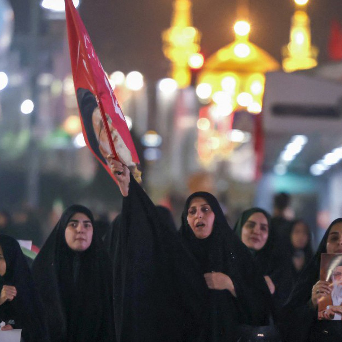 Trung Đông chiều 9-7: Iran tấn công Kuwait, Qatar và Bahrain; Đưa linh cữu ông Khamenei từ Iraq về Iran