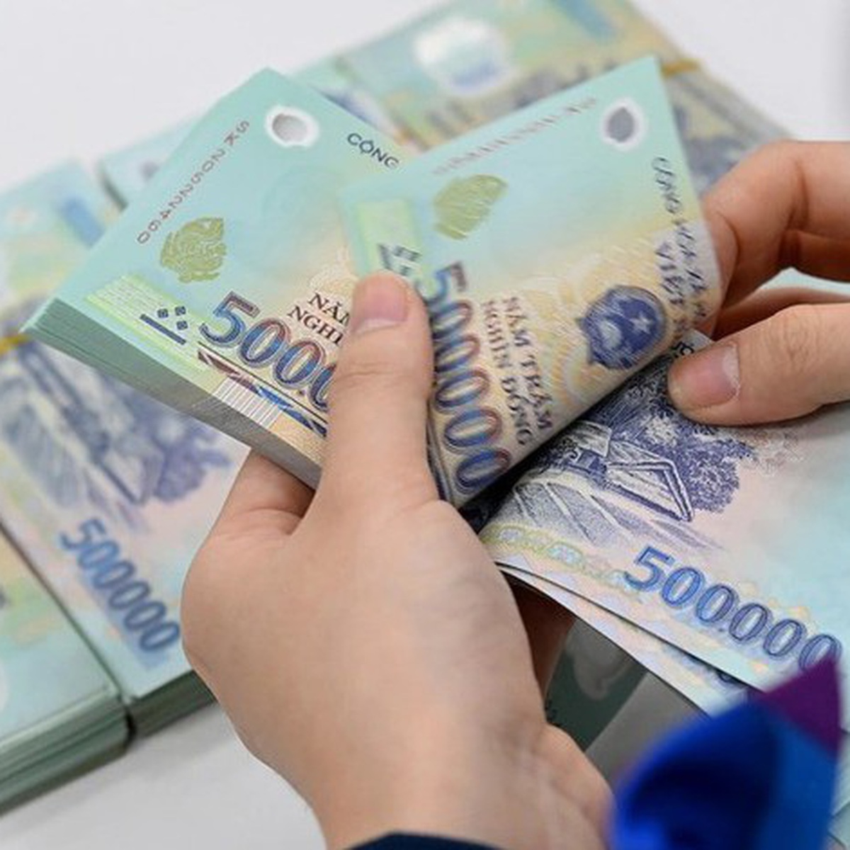 Sau tăng lương 8%, Bộ Nội vụ tính phương án cải cách tiền lương mới cho cán bộ, công chức