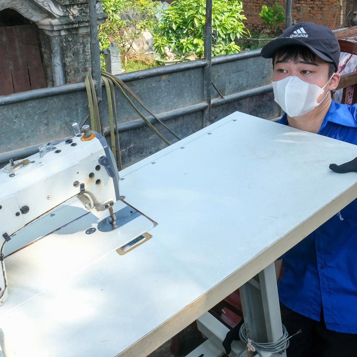 Thanh niên giúp dân chuyển nhà, nhường mặt bằng cho sân bay Gia Bình