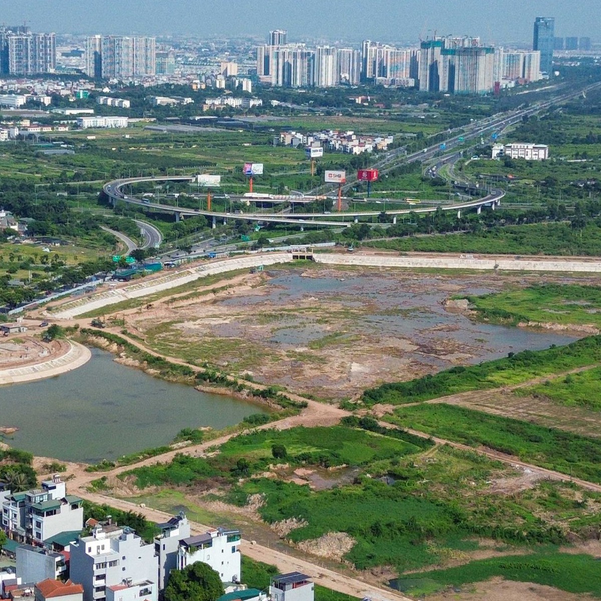 Công trường hầm chui, hồ điều hòa rộng gấp đôi hồ Gươm ở phía đông Hà Nội