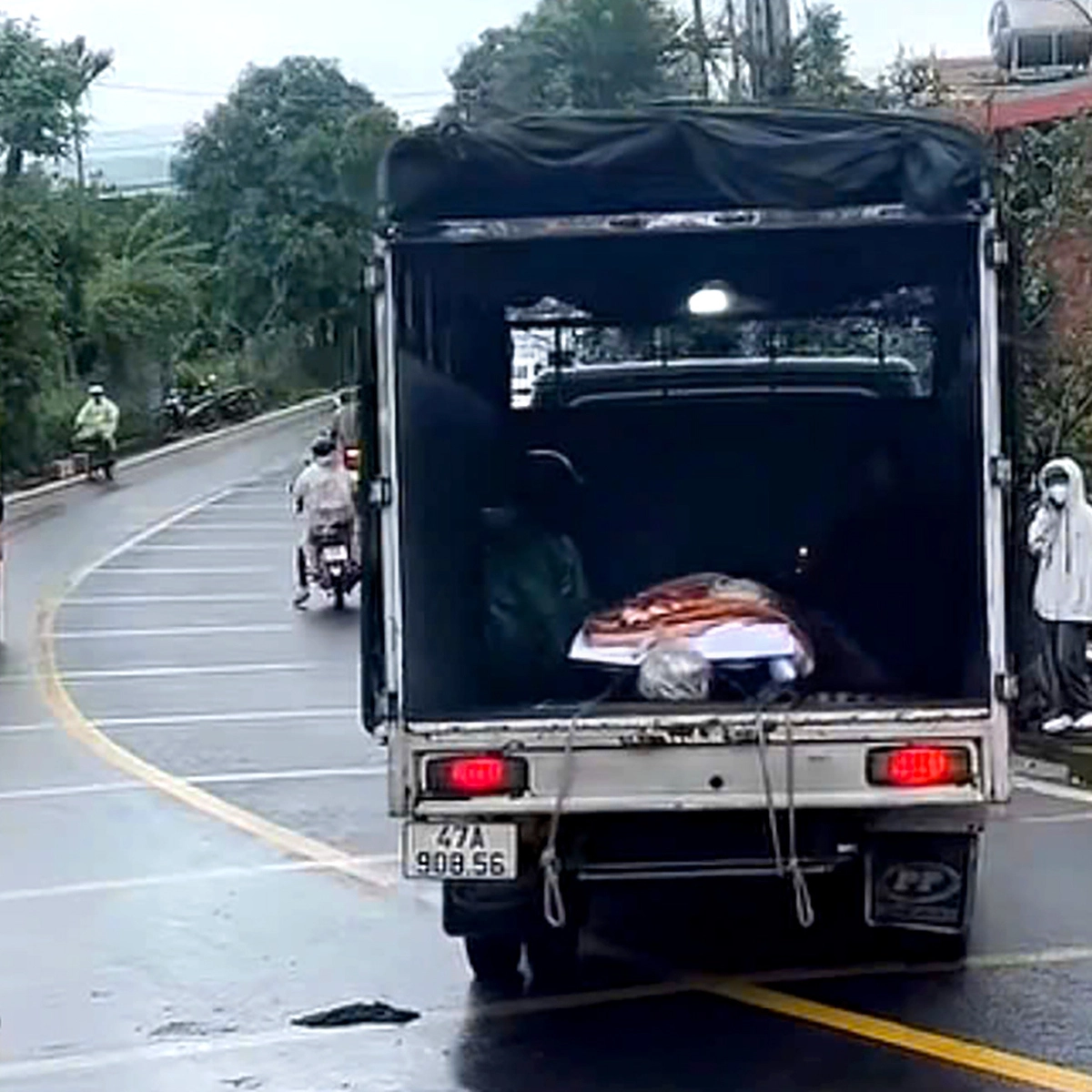 Bắt tạm giam nghi phạm giết nữ nhân viên thư viện, chôn thi thể phi tang